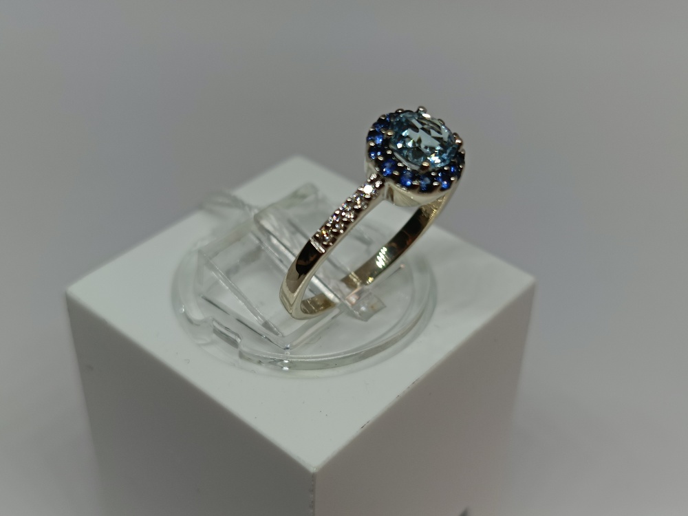КОЛЬЦО С КАМНЯМИ (Au 585)