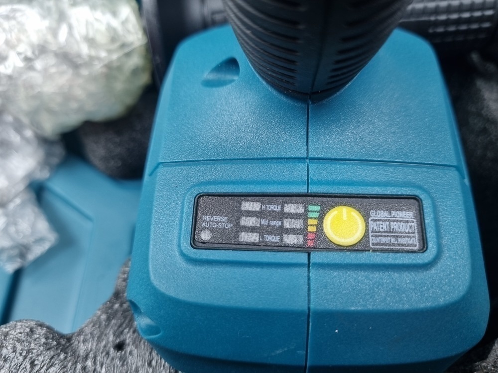 Шуруповерт Makita 40V
