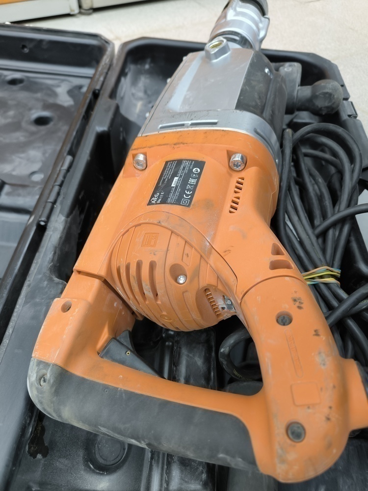 Перфоратор AEG PN11E;
