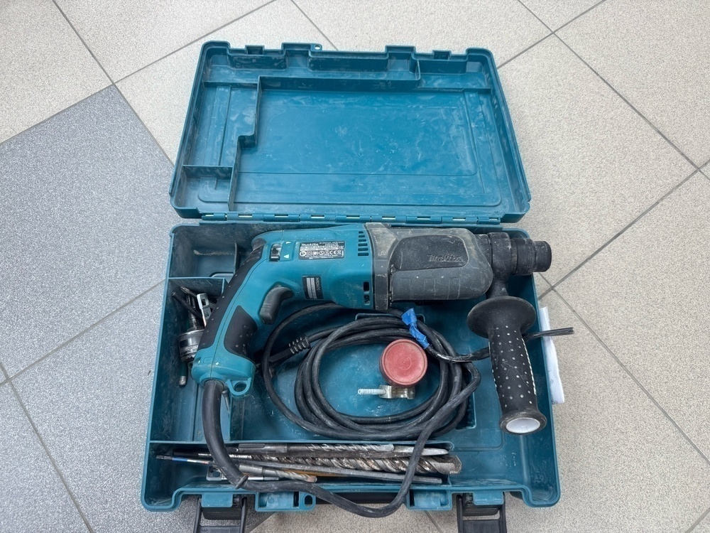 Перфоратор Makita HR2470