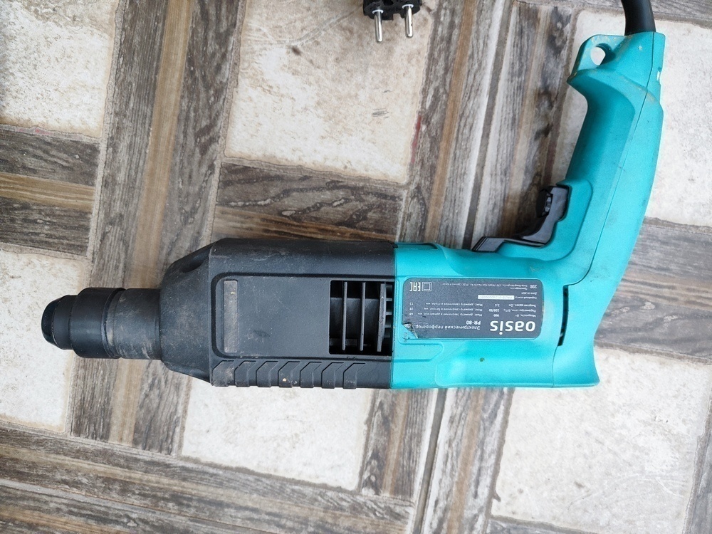 Перфоратор Oasis PR-80;