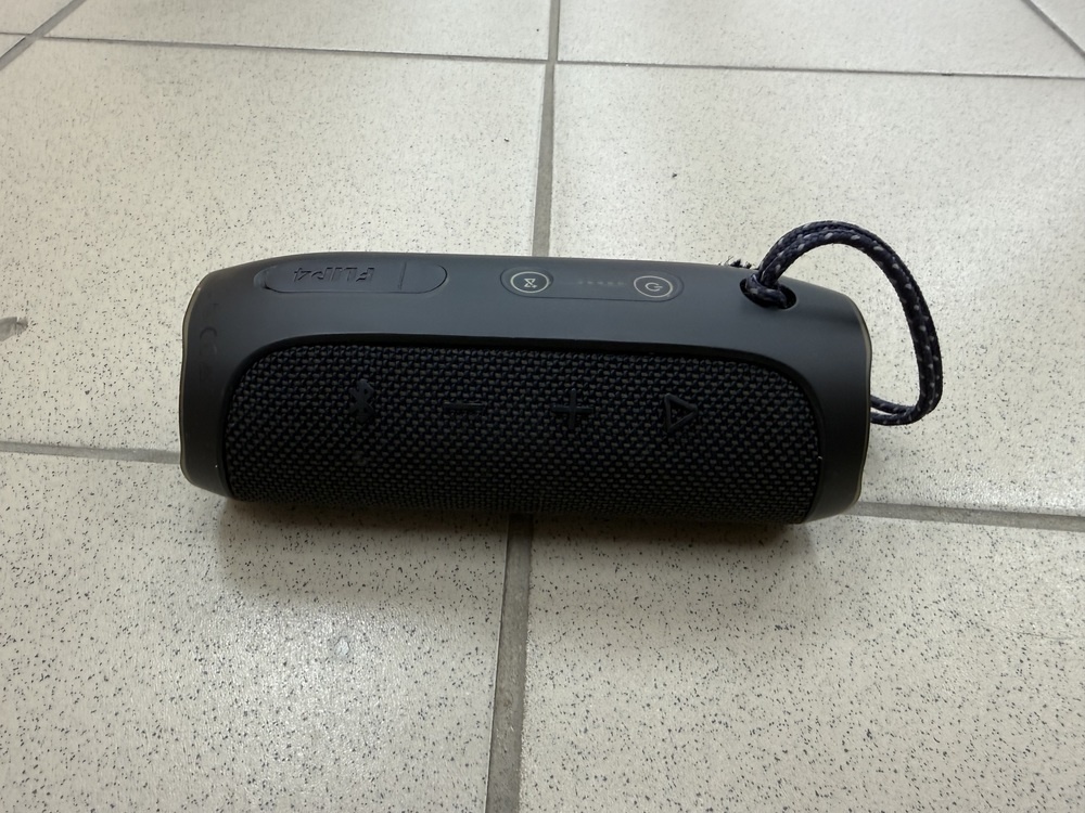 Портативная акустика JBL Flip 4