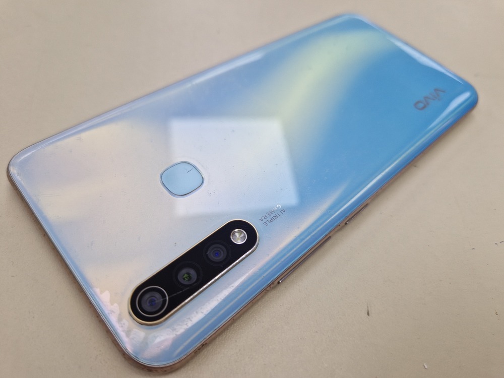 Смартфон Vivo Y19