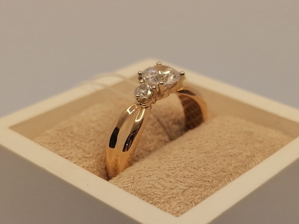 КОЛЬЦО С КАМНЯМИ (Au 585)