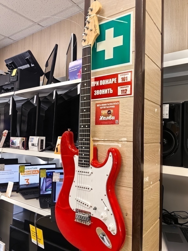 Электрогитара Squier stratocaster