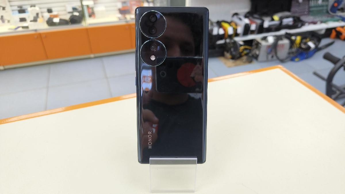 Смартфон Honor 70 8/256