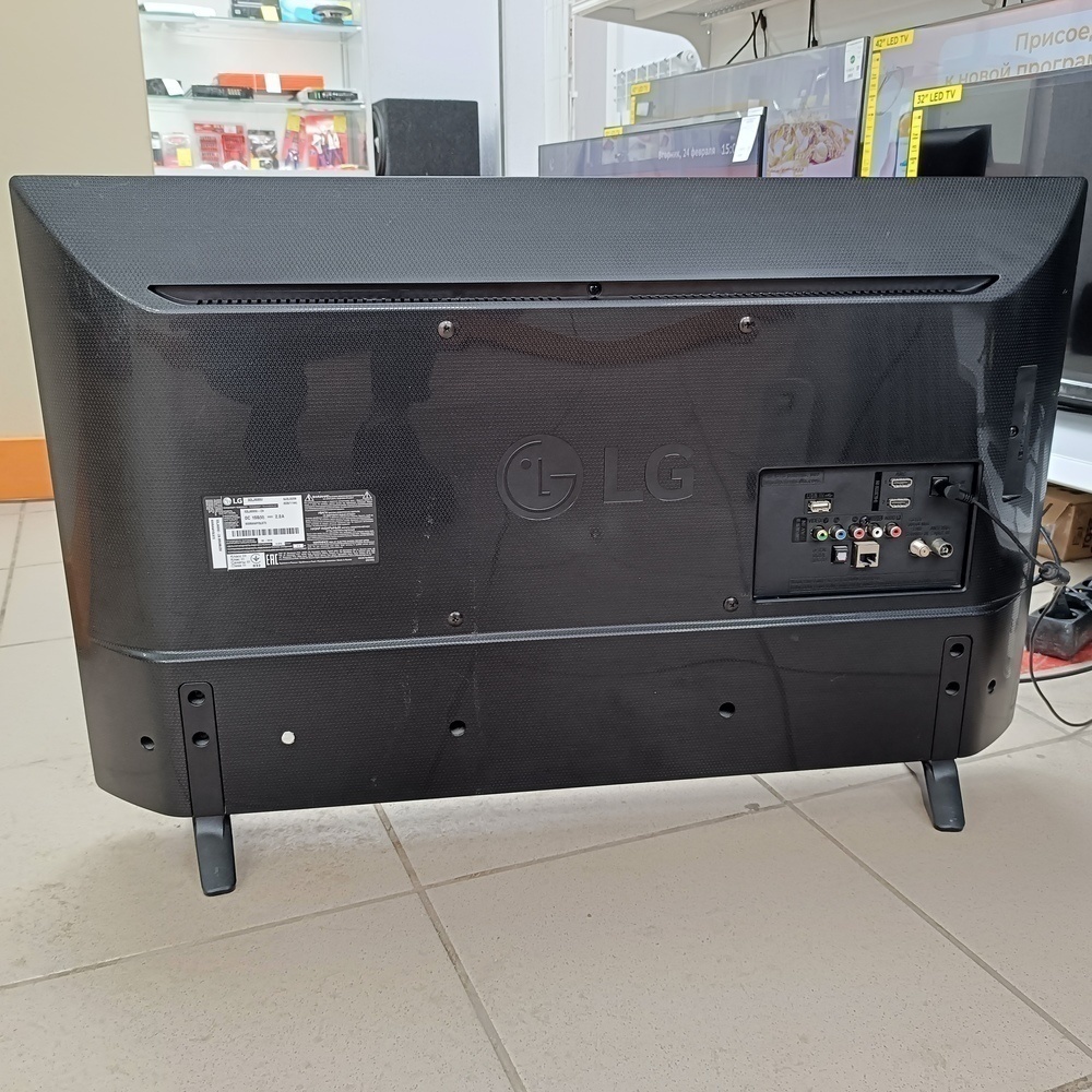 LED Телевизор LG 32LJ500U