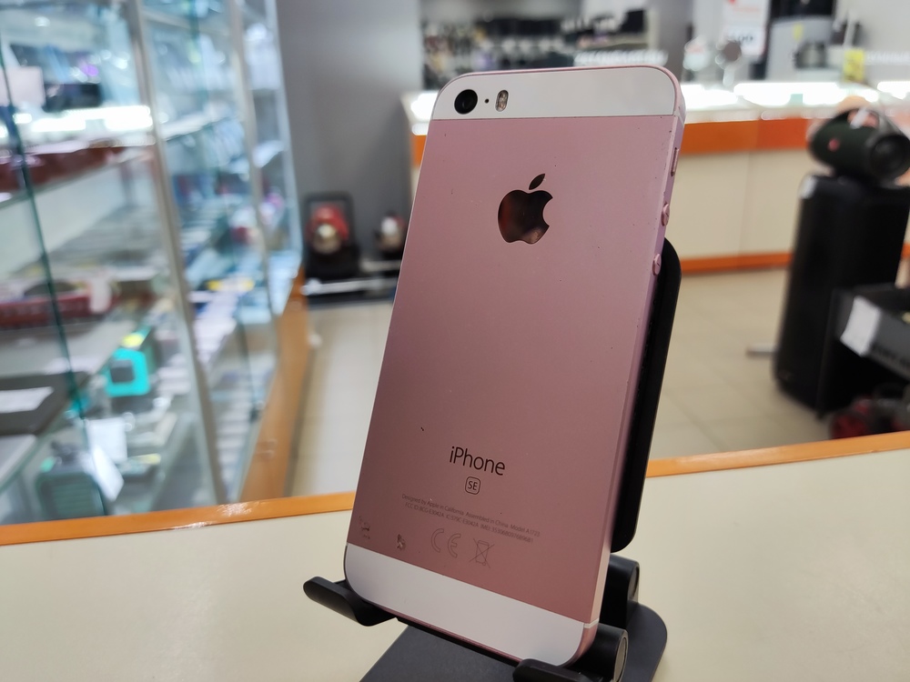 Смартфон Apple iPhone 5SE 32Gb