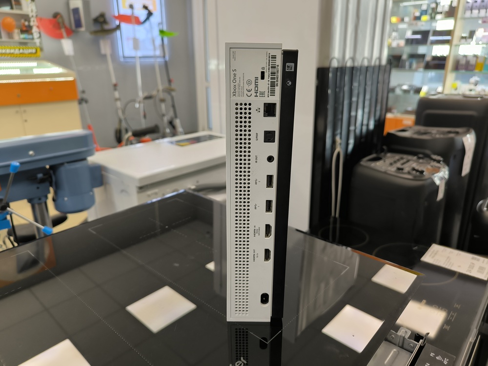 Игровая приставка Xbox One S 1TB
