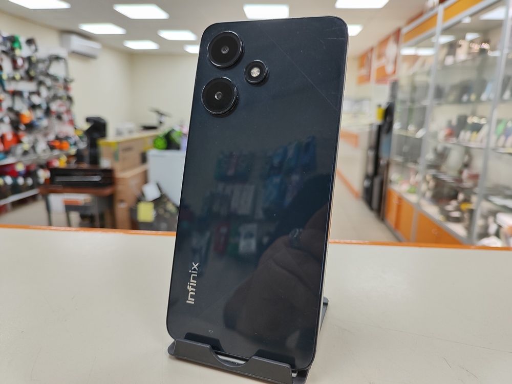 Смартфон Infinix HOT 30i 4/128