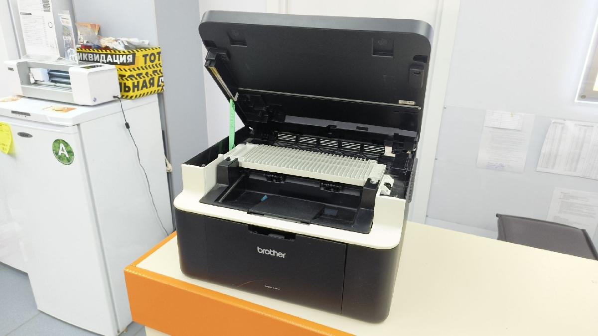 МФУ Brother DCP-1512R