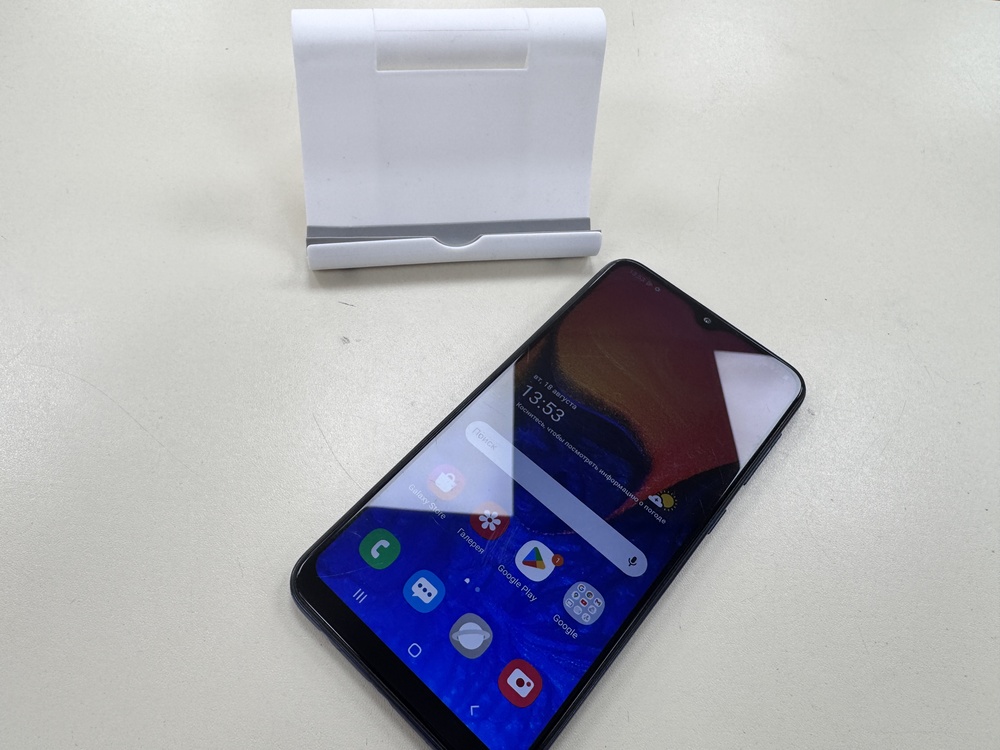 Смартфон Samsung Galaxy A10 2/32