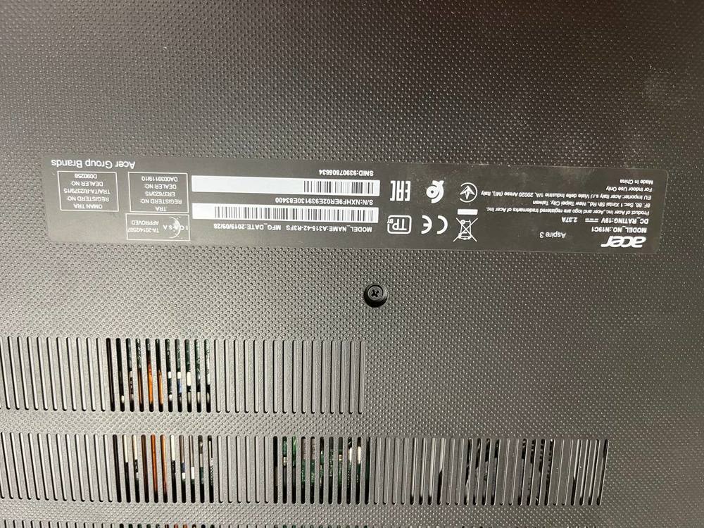 Ноутбук Acer aspire 3; Ryzen 3 3200U, Radeon Vega 3, 4 Гб, 240 Гб, Нет