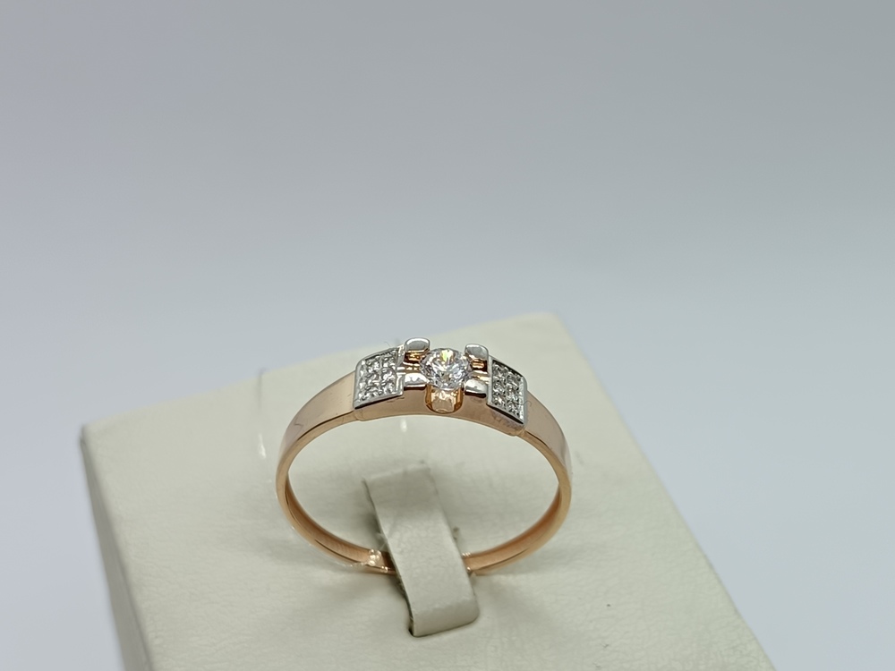 КОЛЬЦО С КАМНЯМИ (Au 585)