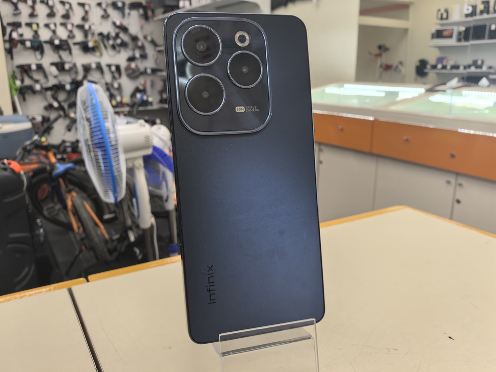 Смартфон Infinix HOT 40 8/128