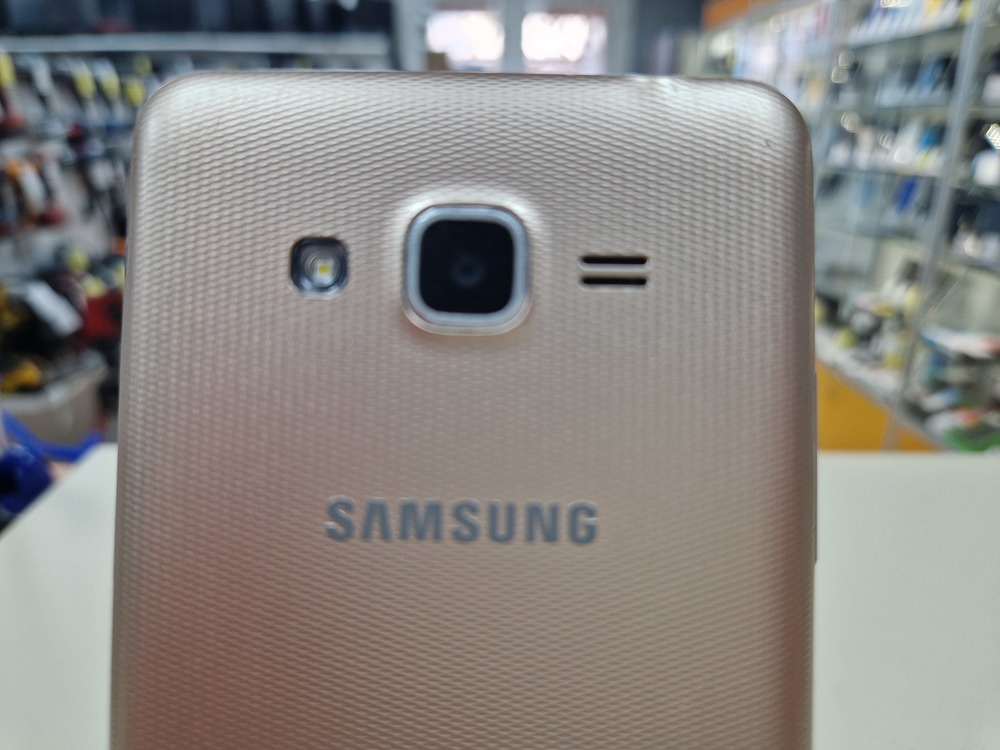 Смартфон Samsung Galaxy J2 Prime