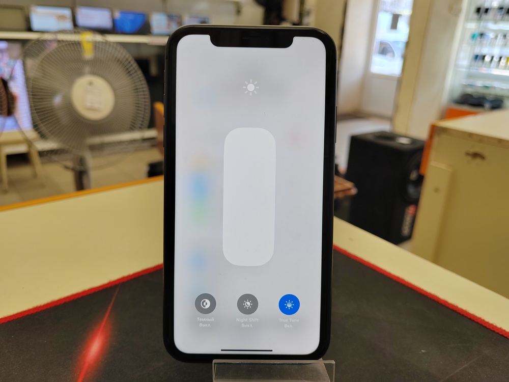 Смартфон Apple iPhone 11 64Gb