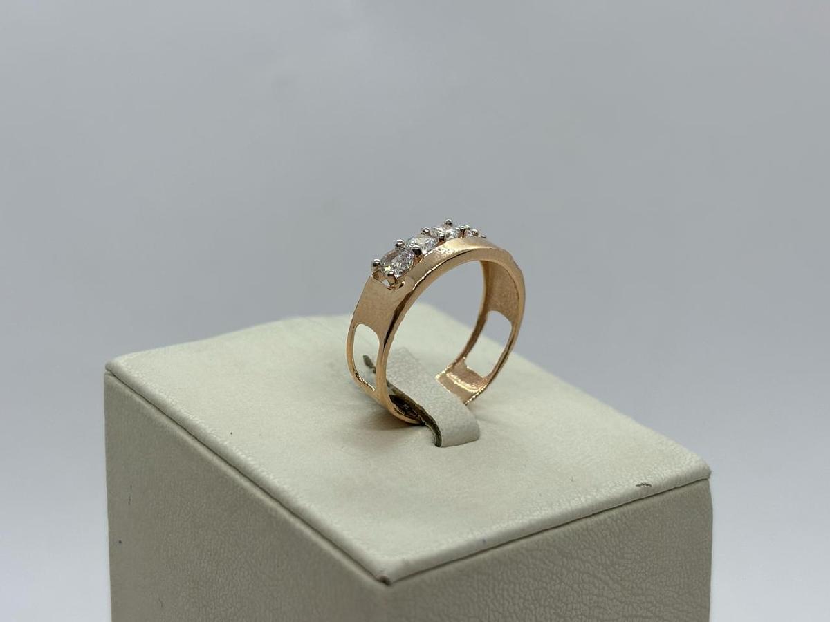 КОЛЬЦО С КАМНЯМИ (Au 585)