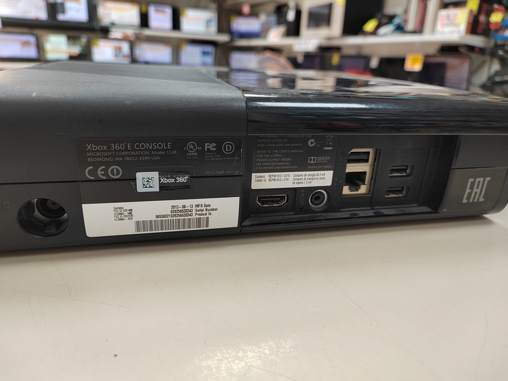 Игровая приставка Xbox 360 E