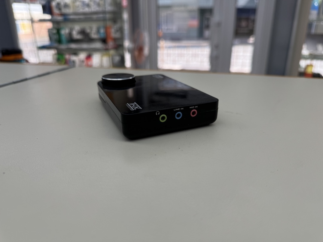 Внешняя звуковая карта Creative SB1095