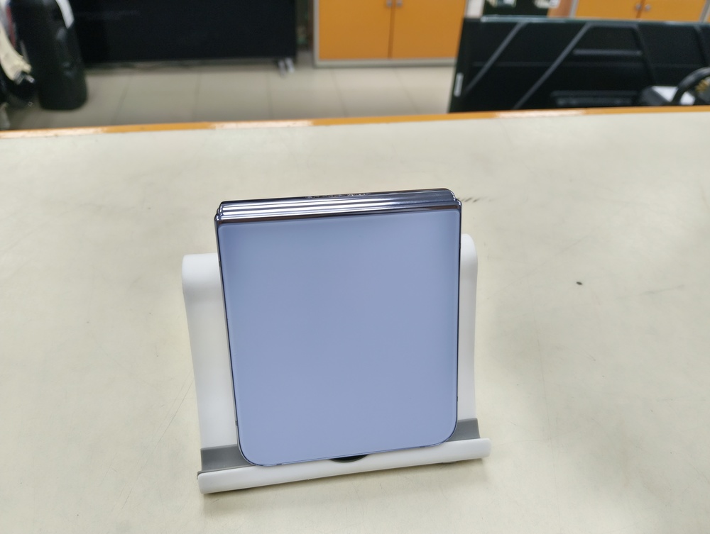 Смартфон Samsung Galaxy Z Flip 4 8/256