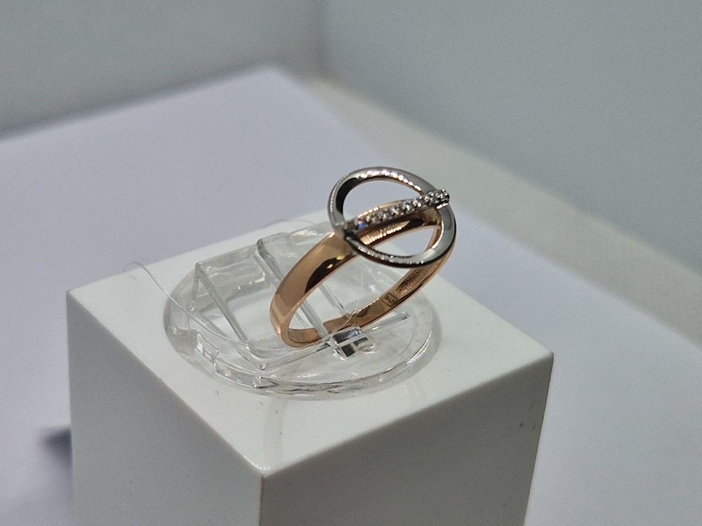 КОЛЬЦО С КАМНЯМИ (Au 585)