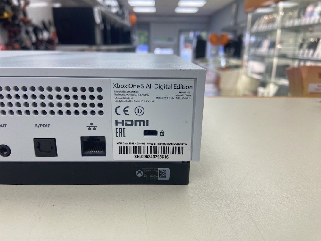 Игровая приставка Xbox One S Digital Edition 1TB