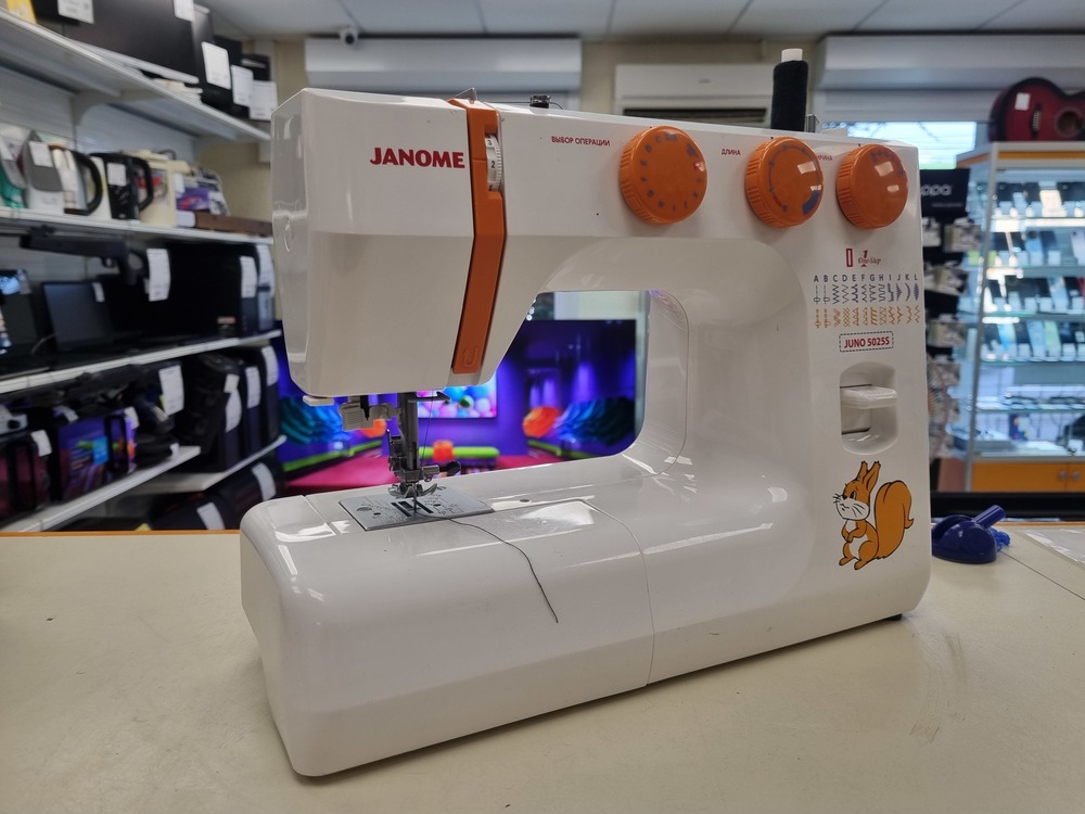 Швейная машина Janome Juno 5025S