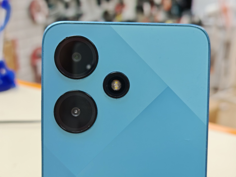 Смартфон Infinix HOT 30i 4/128