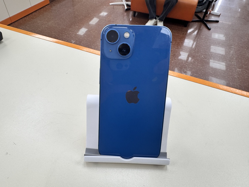 Смартфон Apple iPhone 13 128Gb