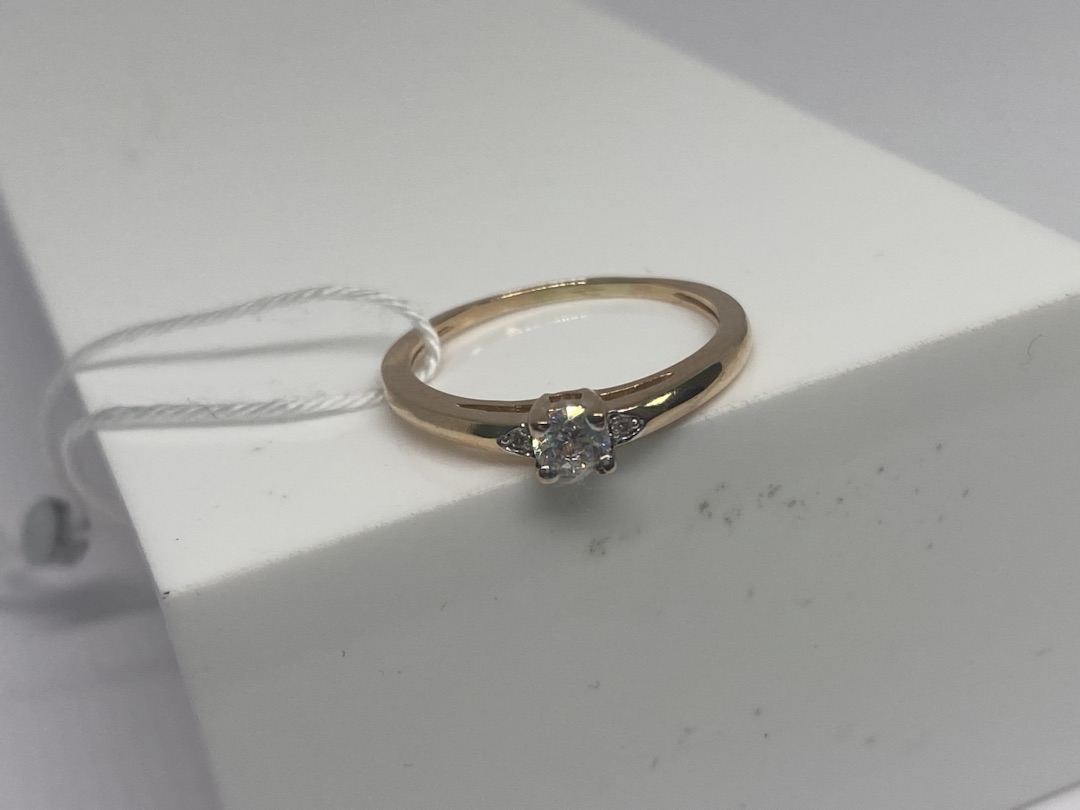 КОЛЬЦО С КАМНЯМИ (Au 585)