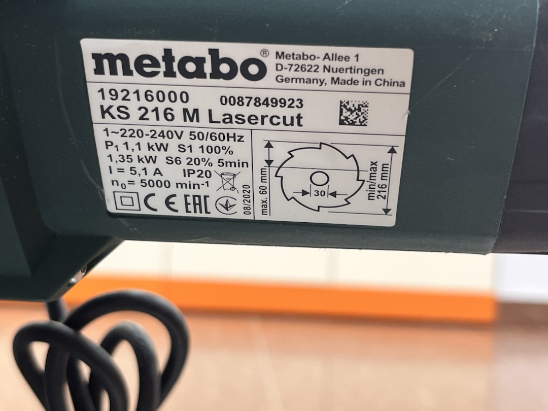 Торцовочная пила Metabo KS-216 Lasercut