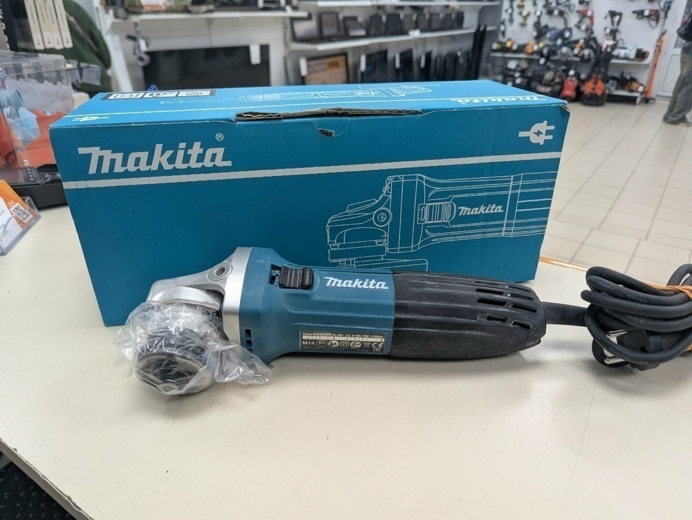 Угловая шлифмашина Makita GA5030R