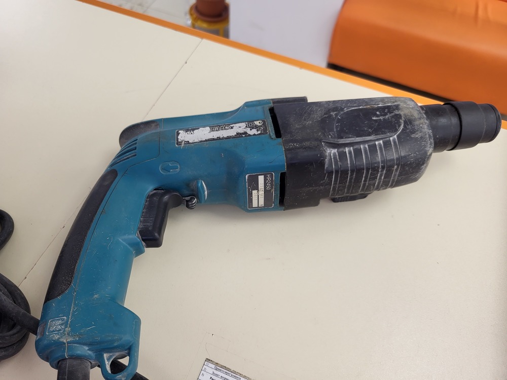 Перфоратор Makita HR-2450