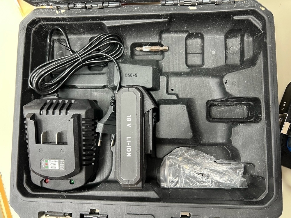 Шуруповерт Trigger 20103