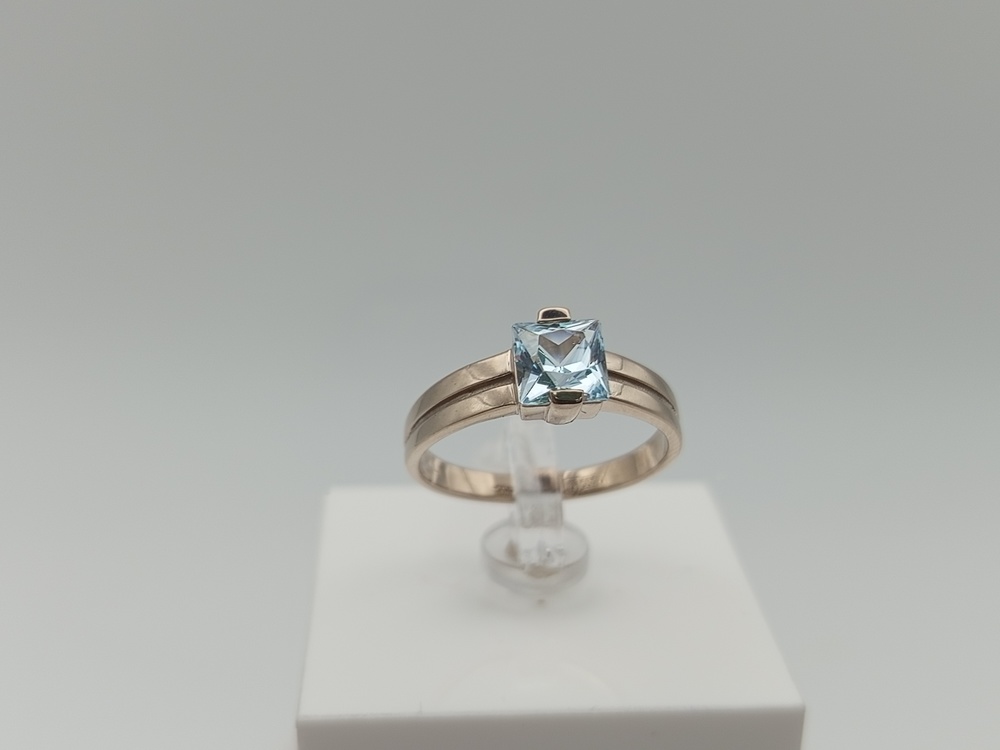 КОЛКМ585 КОЛЬЦО С КАМНЕМ (Au 585)