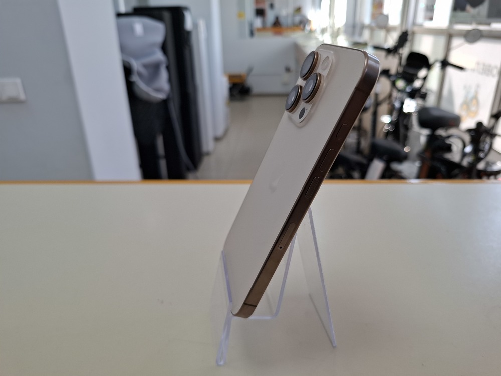 Смартфон Apple Iphone 16 Pro 256Gb