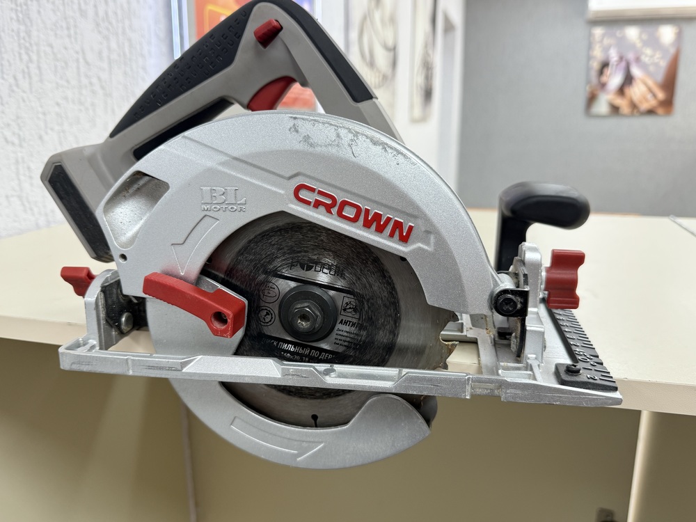 Дисковая пила Crown CT25002-165HX