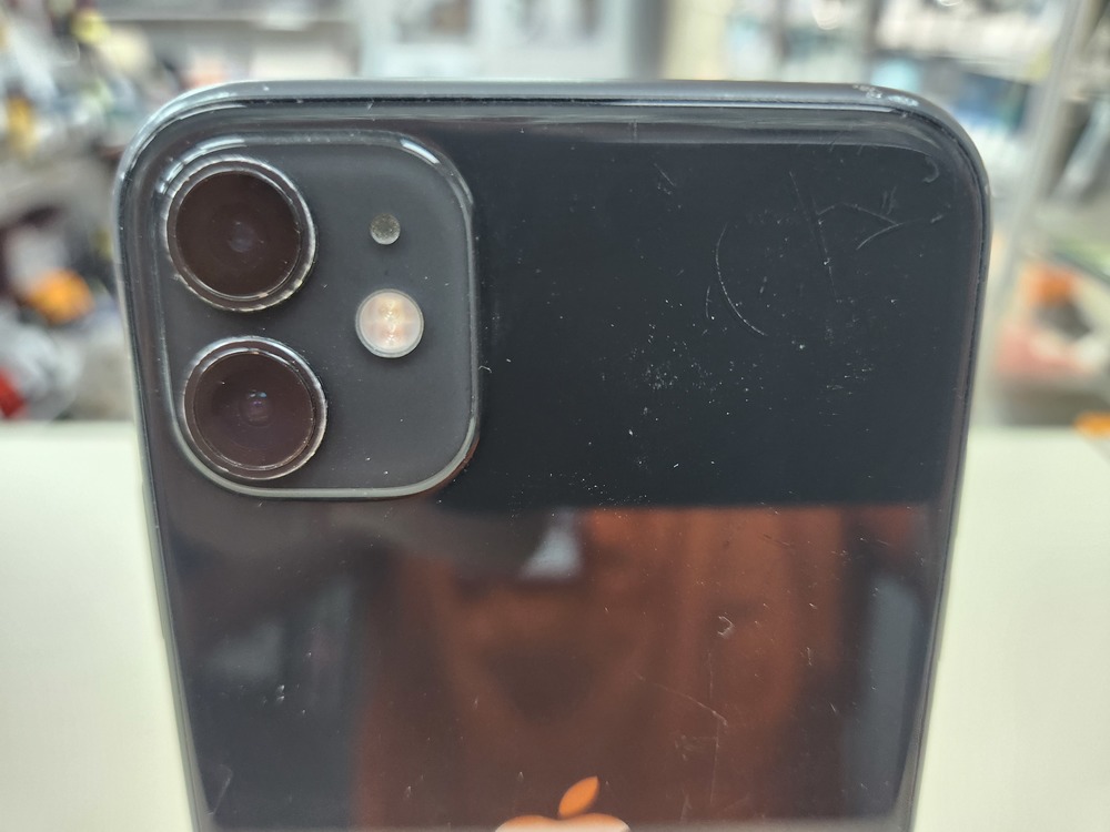 Смартфон Apple iPhone 11 64Gb