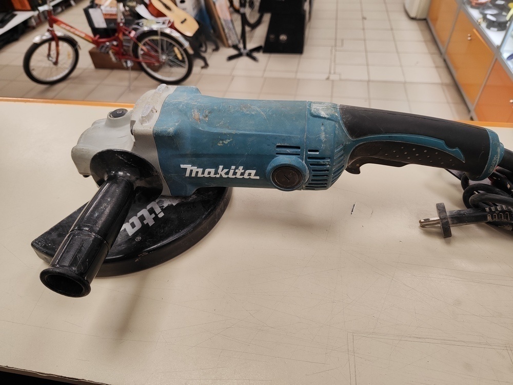 Угловая шлифмашина Makita GA9050
