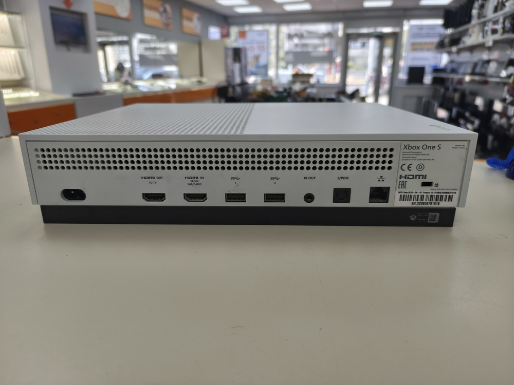 Игровая приставка Xbox One S 1TB