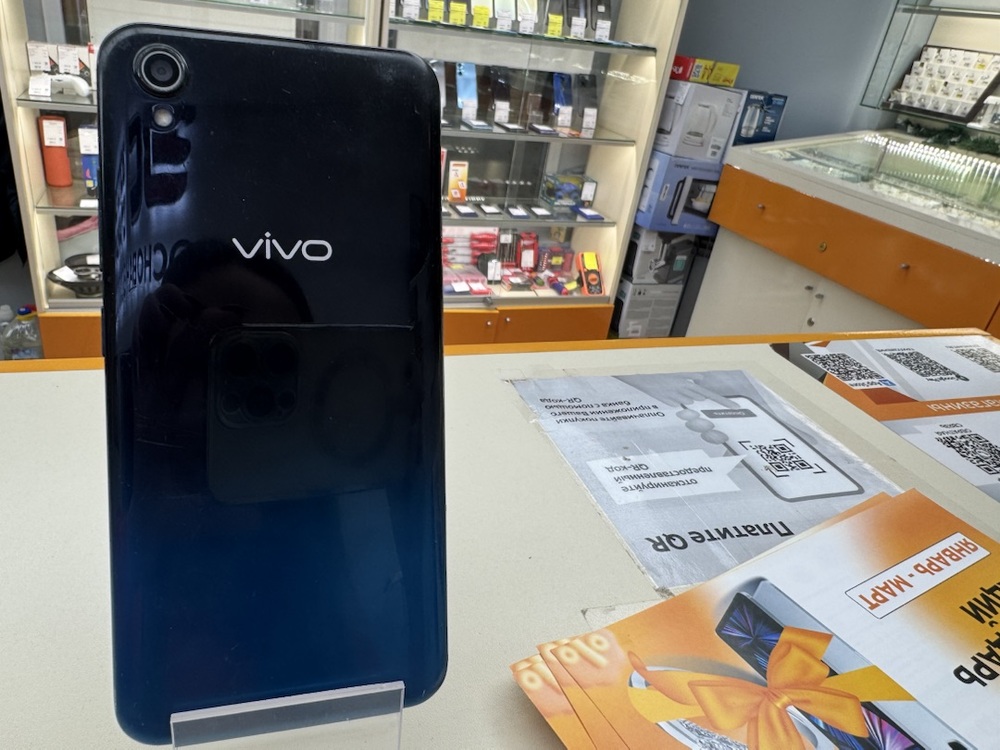 Смартфон Vivo 1820