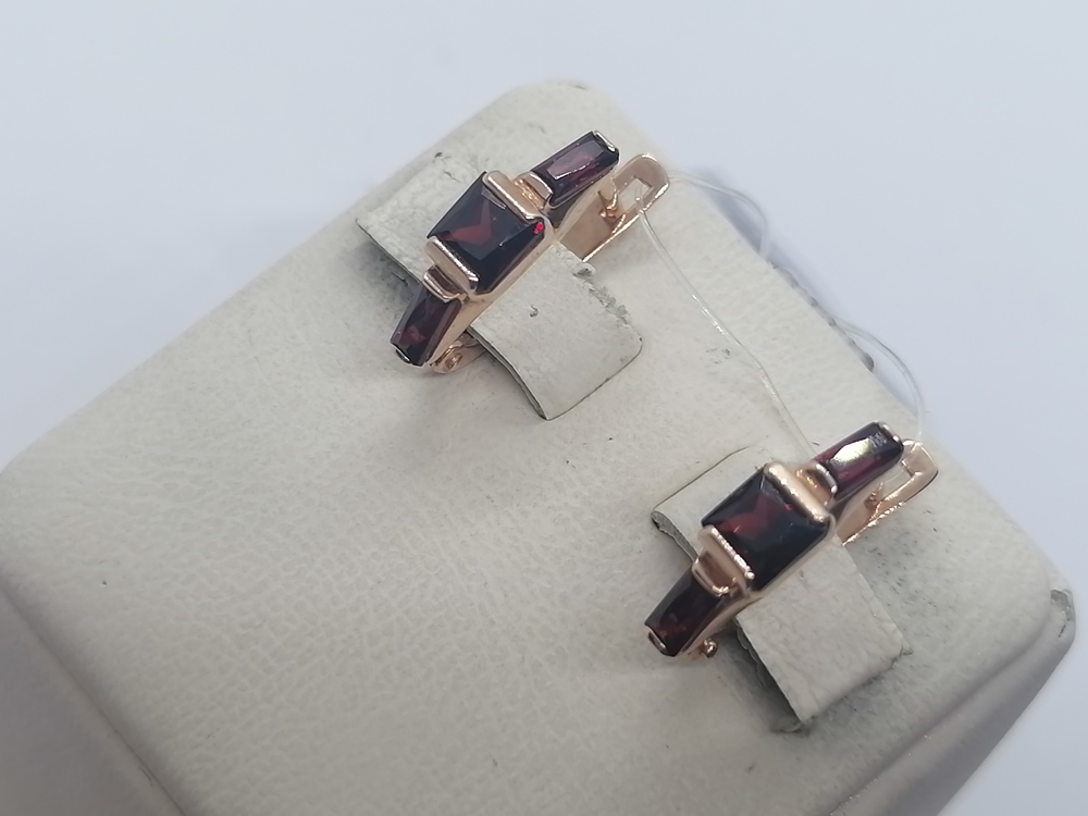 СЕРЬГИ ГРАНАТ (Au 585)