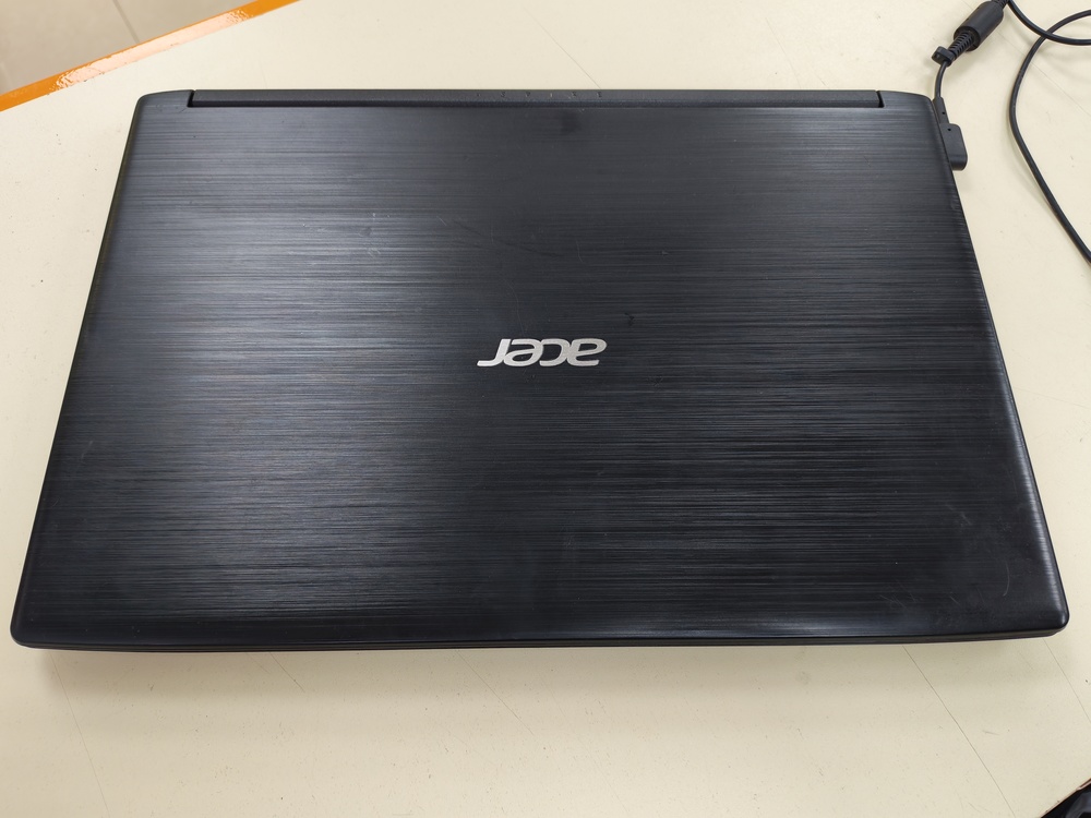 Ноутбук Acer; Core i3-7020U, GeForce MX130, 12 Гб, 512 GB, 120 Гб