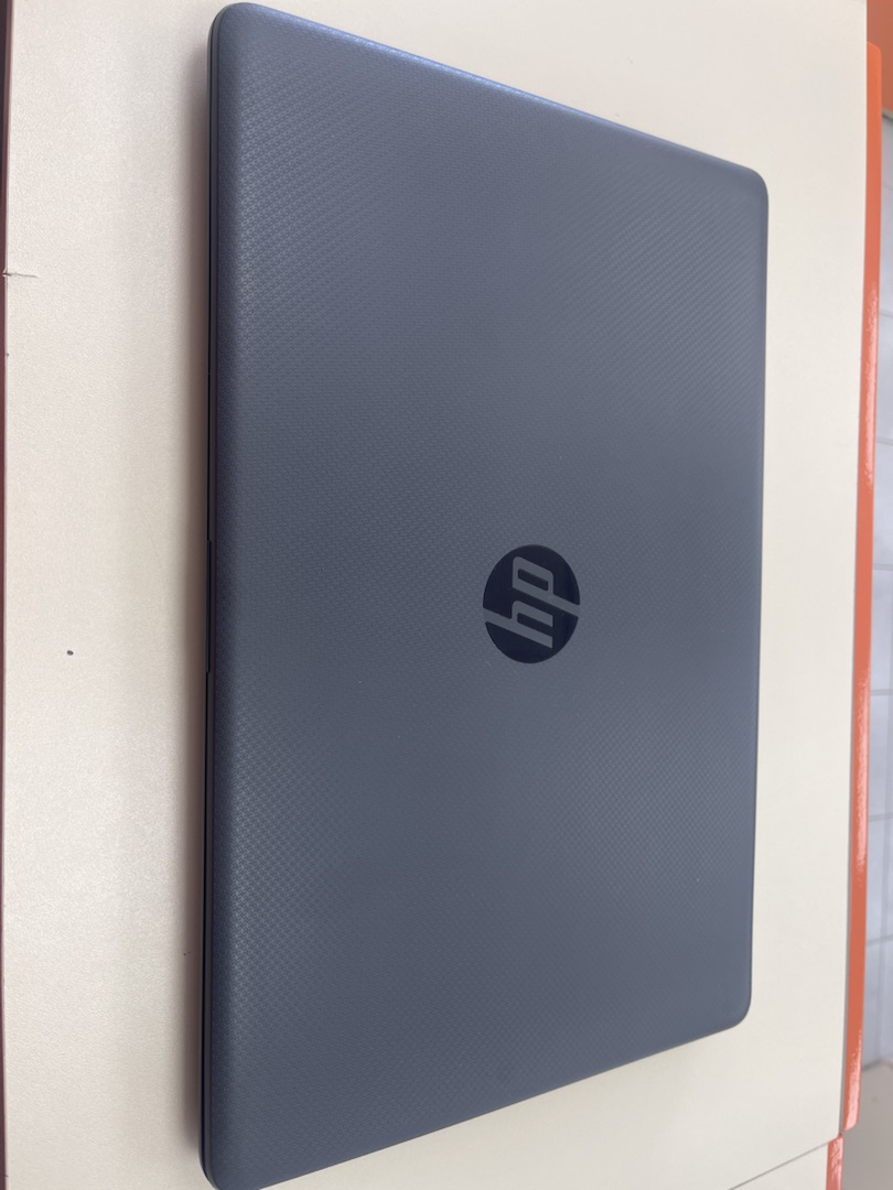 Ноутбук HP; Celeron N4020,  Intel(R) Graphics, 256 Гб, Нет