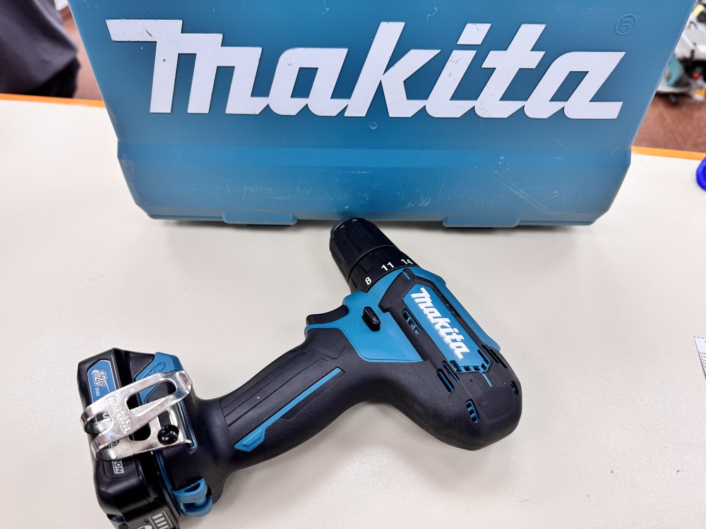 Гайковерт Makita DF330DWE