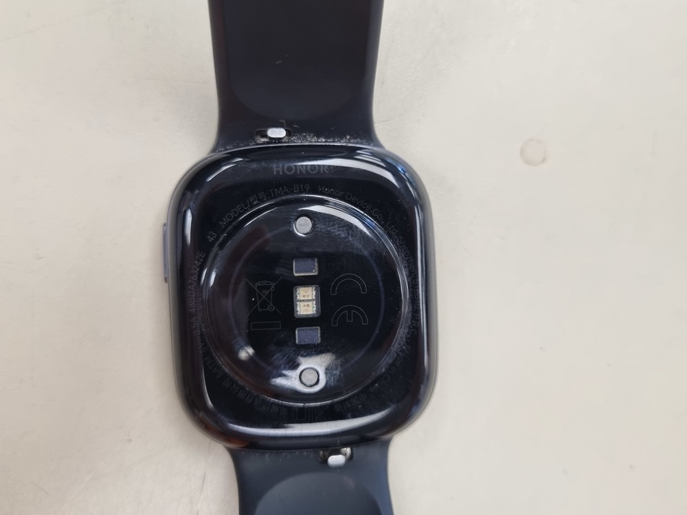 Смарт-часы Honor Watch 4