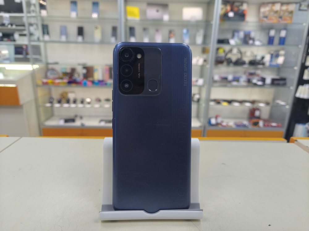 Смартфон Tecno Spark 8C 4/64