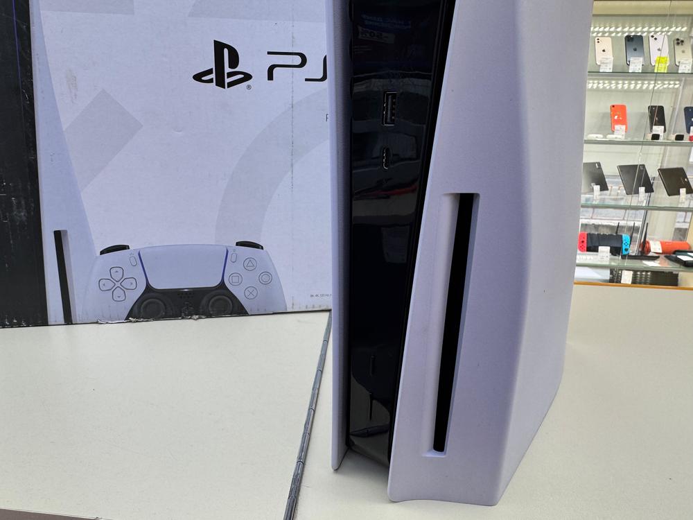 Игровая приставка PlayStation 5 825Gb (С дисководом) Игровая приставка PlayStation 5 825Gb (С дисководом)