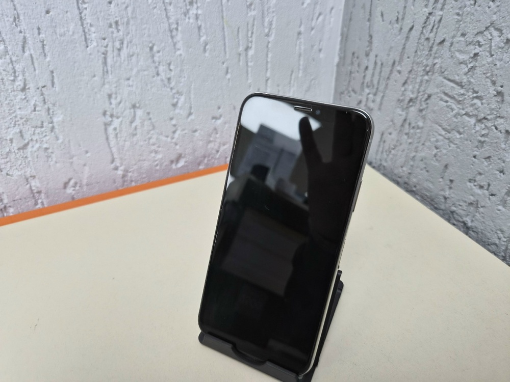 Смартфон Apple iPhone X 64Gb
